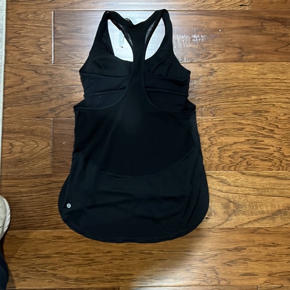 Black Lululemon No limits tank size 6 - Picture 2 of 3